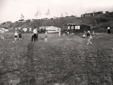 VED STRANDEN - LYSTRUP STRAND, Boldspil pa stranden - 1950'erne.jpg VED STRANDEN - LYSTRUP STRAND, Boldspil pa stranden - 1950'erne.jpg